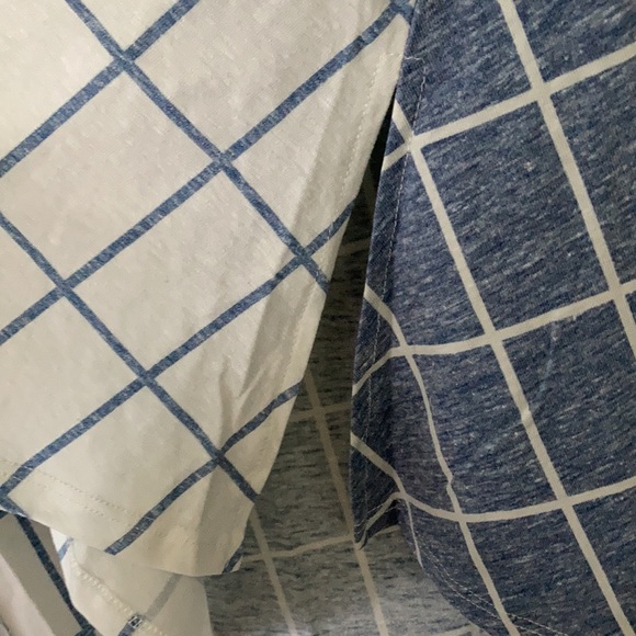 Medium LuLaRoe Perfect T - Picture 2 of 6